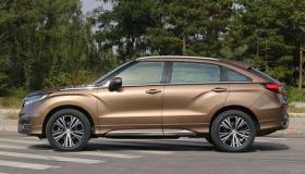 奔驰GLB发现新型耐用小型SUV