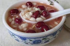 轻松制作红豆薏米水，祛湿排毒助瘦身