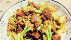 家常佳肴：花椰菜炒肉，美味又营养