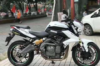 钱江黄龙600cc：高性能重型街车的典范