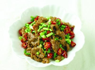 小炒黄牛肉：鲜香辣滑的烹饪秘诀