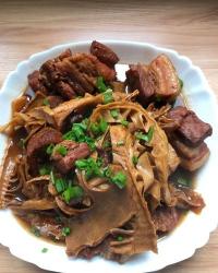 家常美味：如何制作笋干烧肉