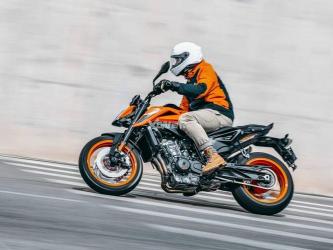 KTM 790 Duke：操控与动力的完美结合