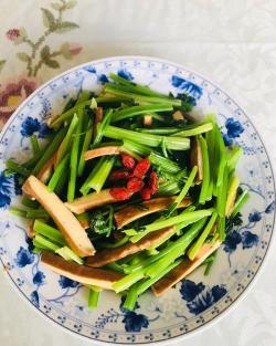 芹菜炒香干：家常美味，做法简单