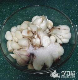 糖醋蒜的制作方法和配方：简单易学，美味可口