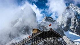 玉龙雪山：探索北半球最南大雪山的壮美与传奇