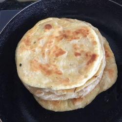 怎样烙油饼？详细步骤与技巧，让你轻松掌握家常美食