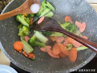 吃水煮菜：减肥与养生的双刃剑