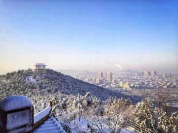 济南的冬天：雪景、人情与回忆的交织