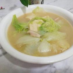 白菜豆腐汤：简单美味，冬季家常汤品