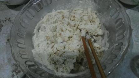 制作春卷皮：从和面到成品的全步骤指南