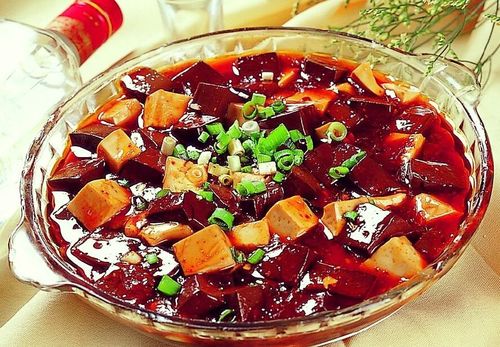 鸭血豆腐简单做：家常美味，轻松烹饪