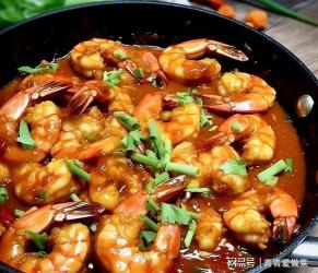 焖大虾：香醇美味，轻松烹饪