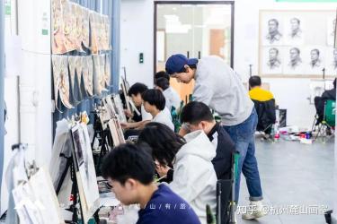 美术专业就业前景：深度解析2021年美术生的发展机遇与挑战