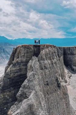 探寻内心的城池：一段寻找纯真与美好的旅程